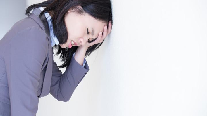 頭發(fā)容易分叉是怎么回事 頭發(fā)容易分叉是由什么導(dǎo)致的