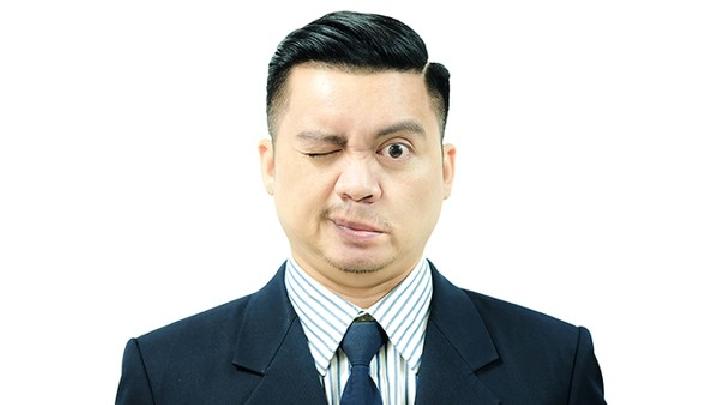 冬季嘴唇干用唇彩還是唇膏？