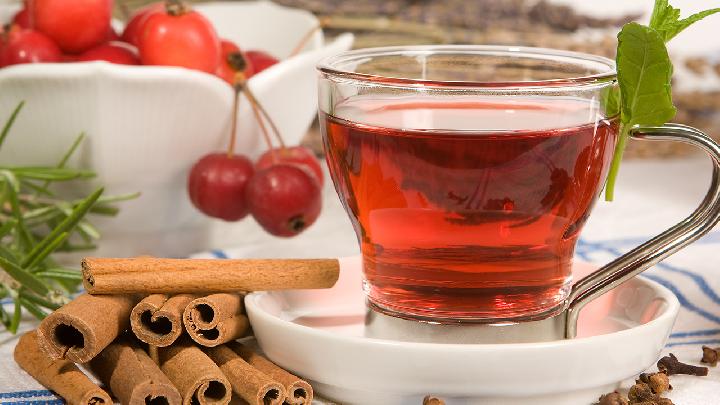 秋季養(yǎng)生法則:多喝菊花茶