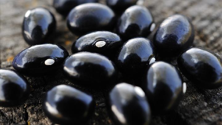 巧克力讓你肥胖不止 5種食物導致丑八怪形成