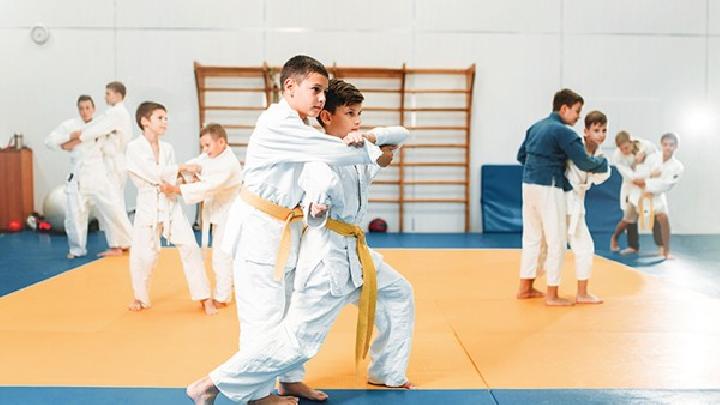 小儿失神发作分哪三种