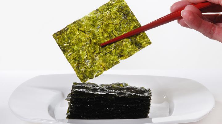 美味的雞蛋火腿紫菜包飯做起來(lái)
