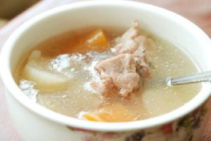 金針酸湯肥牛的做法