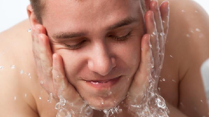 敏感肌肤可以用白醋洗脸吗