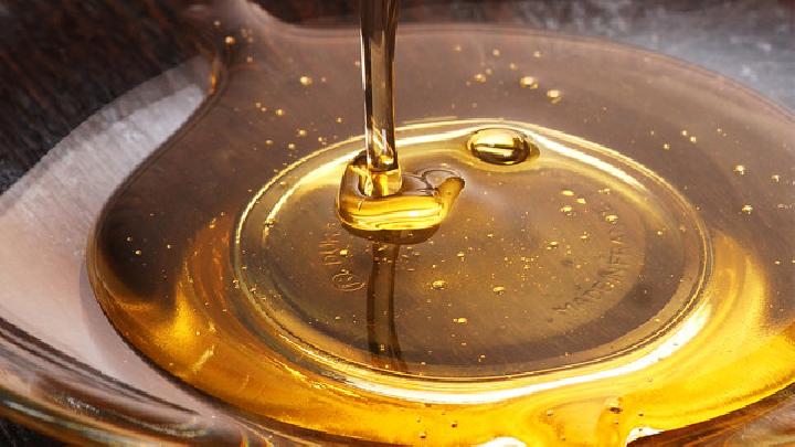 秋梨膏適合什么季節(jié)喝?服用秋梨膏要注意什么?