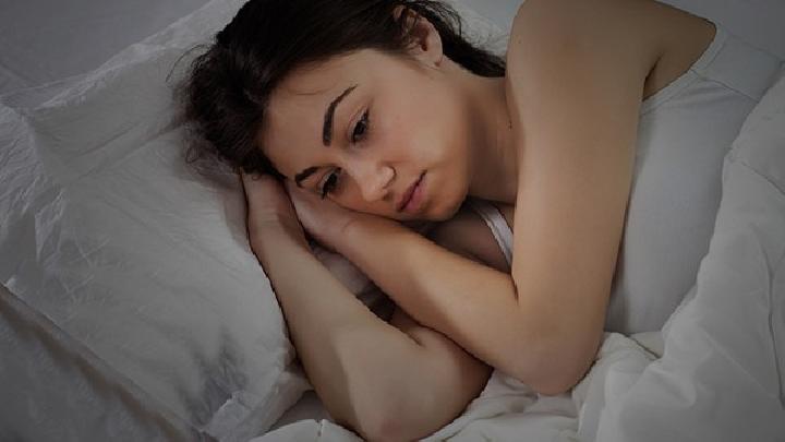 夜间失眠的原因是什么？