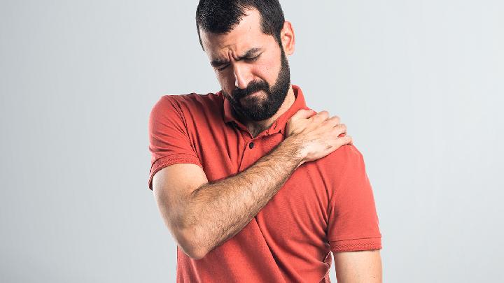 肩膀隐隐作痛是怎么回事？