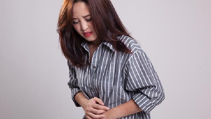 盆腔炎的症状及治疗有哪些？