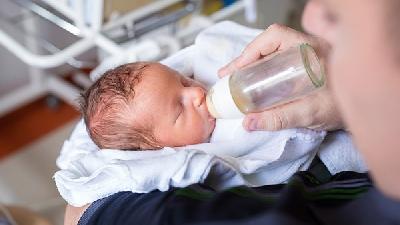 婴儿缺氧怎么引起的