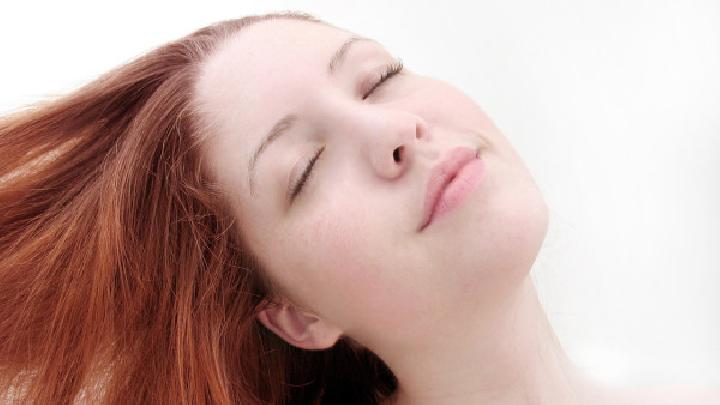 湿头发睡觉有危害吗，详解湿发睡觉的危害