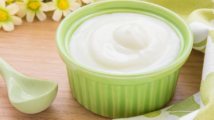 酸奶美白面膜怎么做 酸奶美白面膜的制作