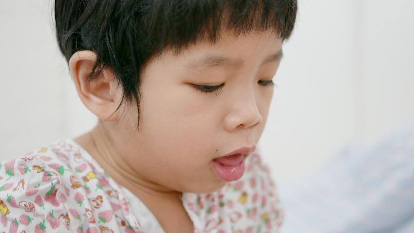 孩子老是反复低烧，检查是病毒行呼吸道感染