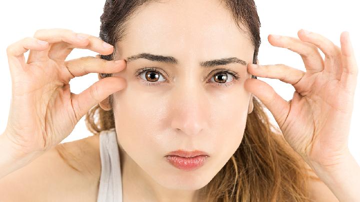 30岁女人眼角皱纹 按摩去除眼部细纹