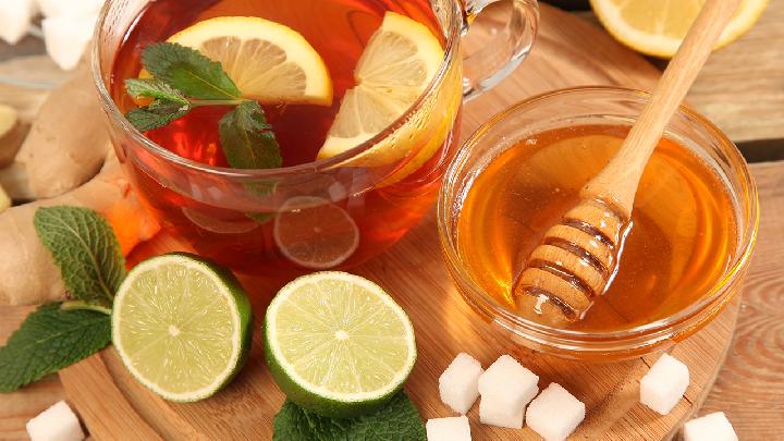 蜂蜜水和菊花茶能一起喝吗