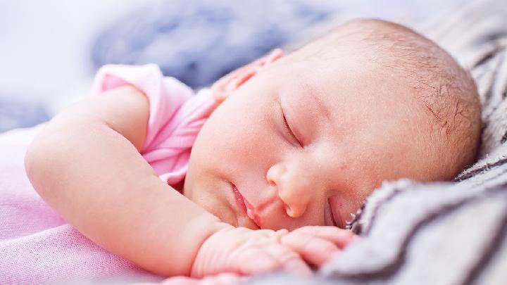 新生兒20天拉綠色大便