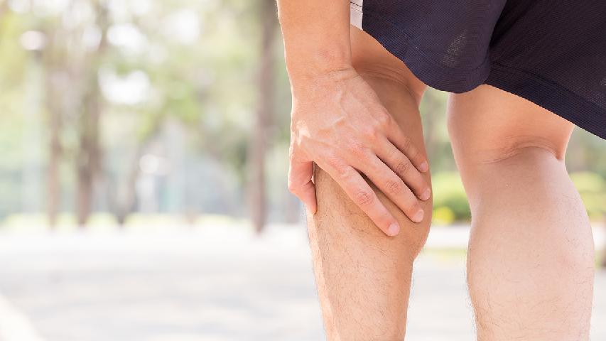 膝盖疼是缺钙引起的吗
