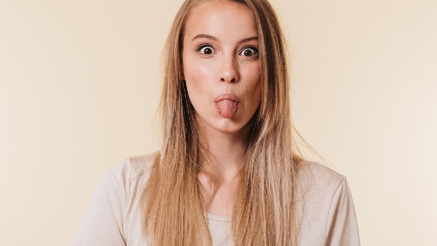 舌苔发白口干是什么原因