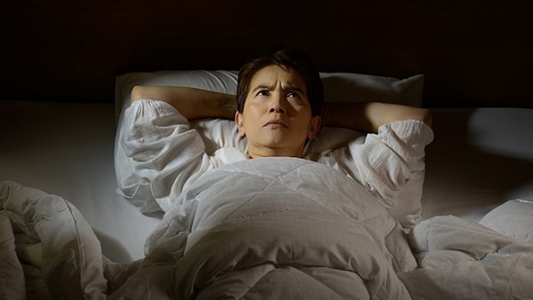 肝不好的人，睡觉时有4种迹象，占1个说明你“肝功能”差！