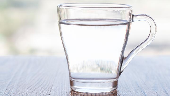 把握正確喝水時(shí)間才能補(bǔ)水保濕