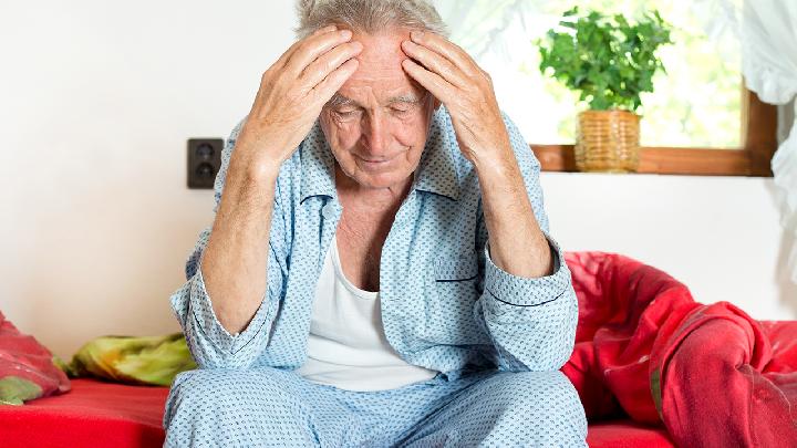 家里有老人的注意了？老人腿酸没劲积极排查5个诱因！