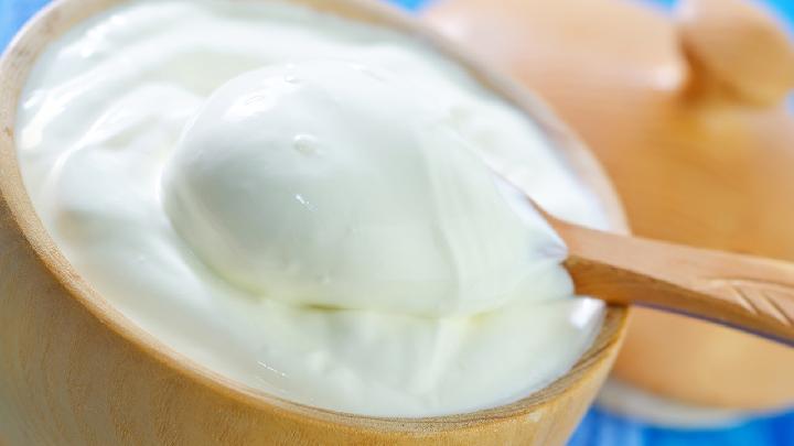 天天喝酸奶能丰胸的吗？