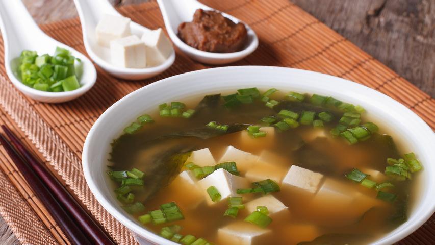 豆腐紫菜汤——润肠清热养颜美容