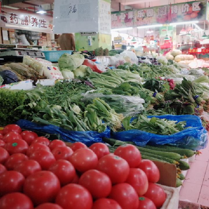 西紅柿菠菜湯——促進(jìn)消化保護(hù)視力