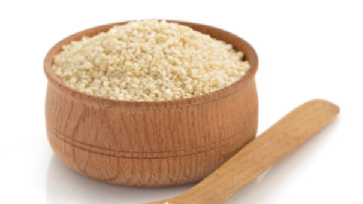 吃芝麻的養(yǎng)生作用有哪些？吃芝麻要注意什么事項？