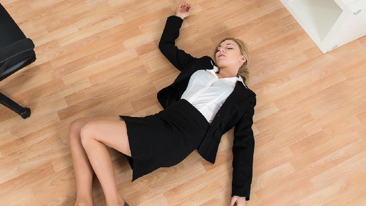 人要猝死前几天的信号