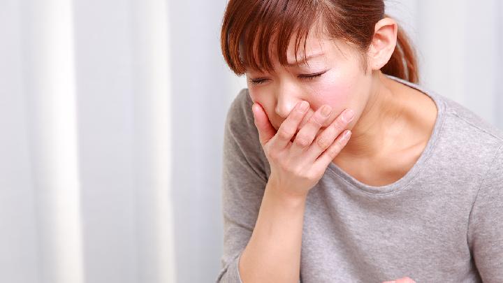 打嗝不想吃饭反胃恶心是什么原因