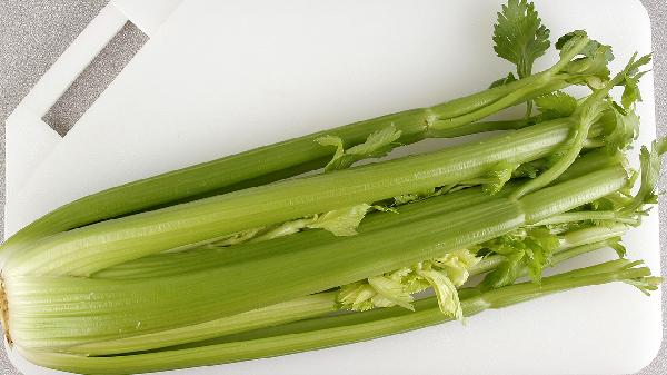 芹菜茎的食用方法 帮你稳定血压