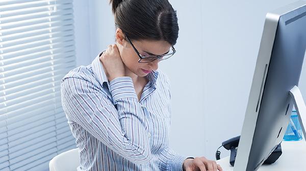 颈椎病危害健康 办公室白领如何预防颈椎病？