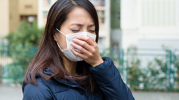 孩子流鼻涕打喷嚏怎么办