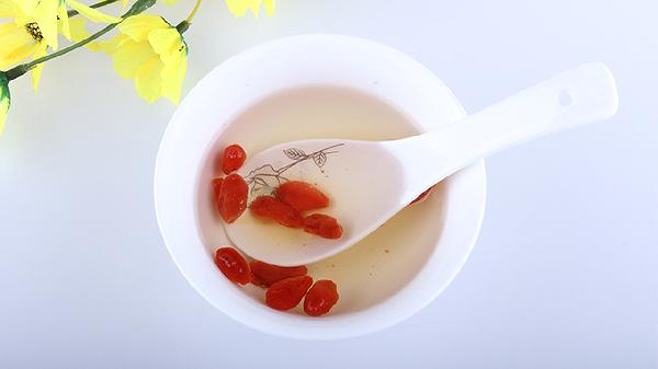 苹菇煮汤要掉水吗