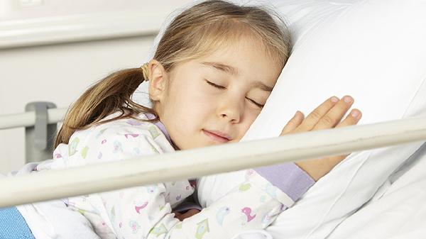 婴儿吃了安眠药睡觉会动吗