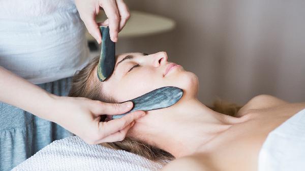 刮痧出痘痘是什么原因