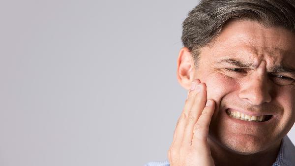 牙髓坏死出现肿痛感染怎么办？