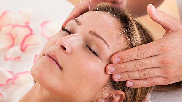 子痫发作时首要的护理措施是