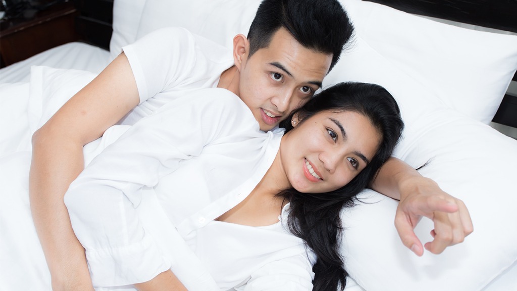 一个女人出轨，或许她自己并不知道代价有多大，特别是已婚的女人
