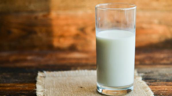 生牛乳和牛奶的区别