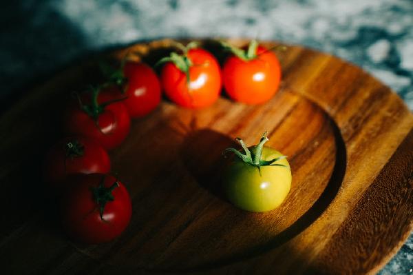 医生发现:坚持吃西红柿的血栓患者,不到半年,身体或有5大变化