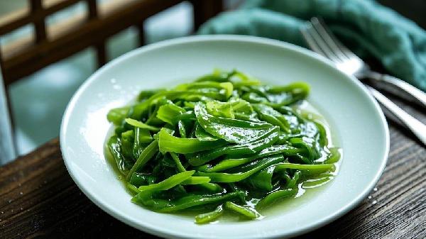 莼菜是荷叶的嫩叶吗