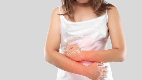 每吃一次，肝坏死就快一步？医生：4种食物或是肝癌的“加速器”