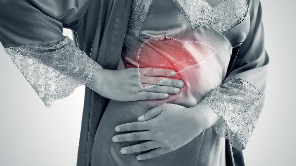 肝不好，“脸”先知？提醒：若没有4种特征，恭喜，你的肝在好转