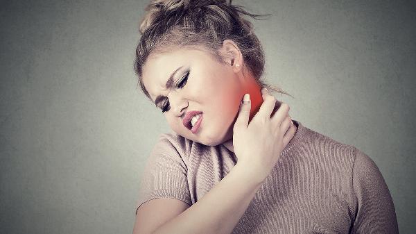 鼻咽癌患者颈部痛像落枕