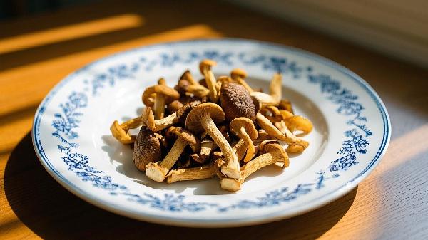 如何快速泡发榛蘑