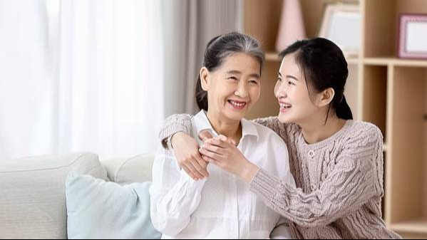61歲大媽每天散步半小時(shí)，1年后去體檢，醫(yī)生意外：每天都干啥？
