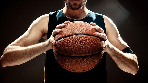 打篮球能锻炼肌肉吗