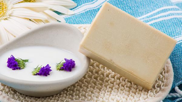 经常用美容院的护肤品好吗?