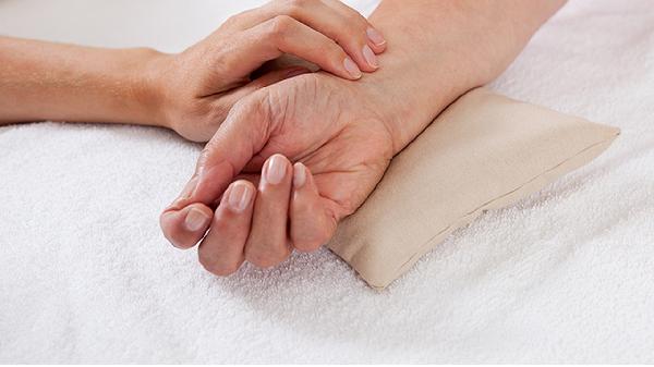 早上喝豆浆容易疾病缠身？医生：早上不能喝的这3种水，别弄错了